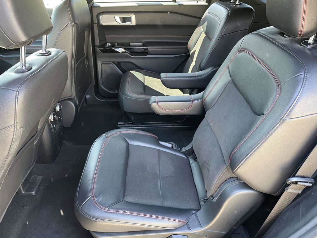 Certified 2023 Ford Explorer ST-Line w/ Class IV Trailer Tow Package image 12