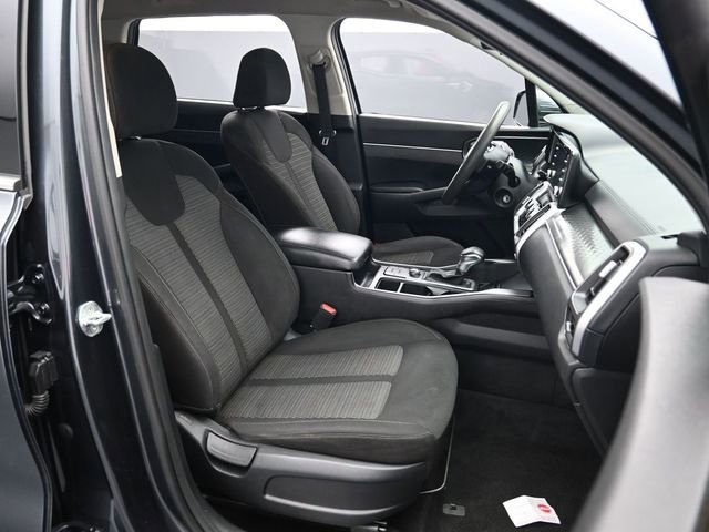 Used 2023 Kia Sorento LX image 28