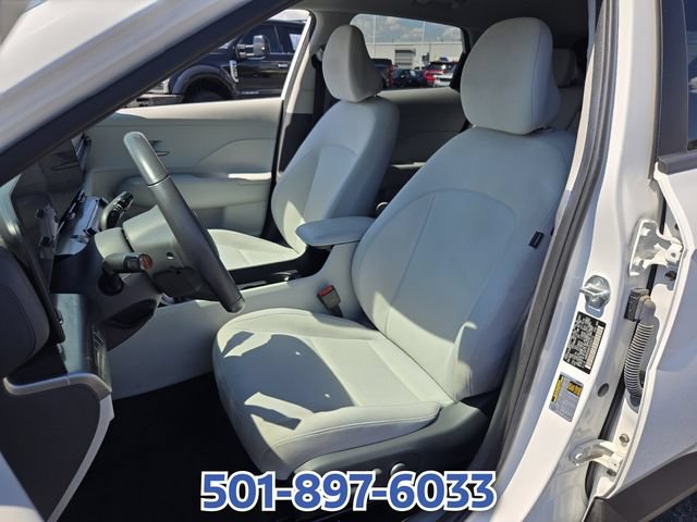 Used 2025 Hyundai Kona SEL FWD image 9