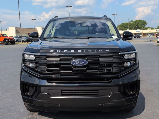 Certified 2025 Ford Expedition Active AWD/4WD image 9