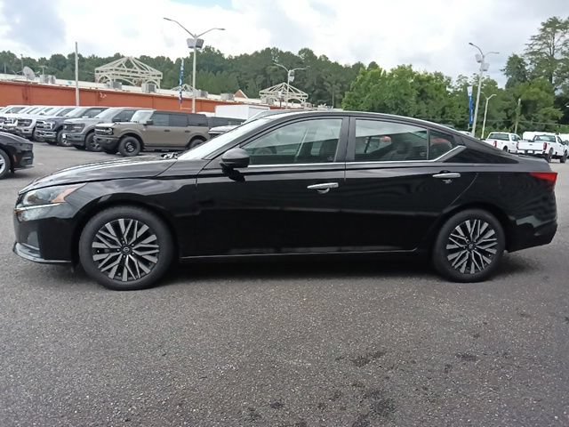 Used 2024 Nissan Altima 2.5 SV FWD image 6