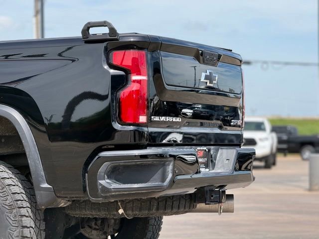Used 2025 Chevrolet Silverado 2500 ZR2 w/ Technology Package AWD/4WD image 14