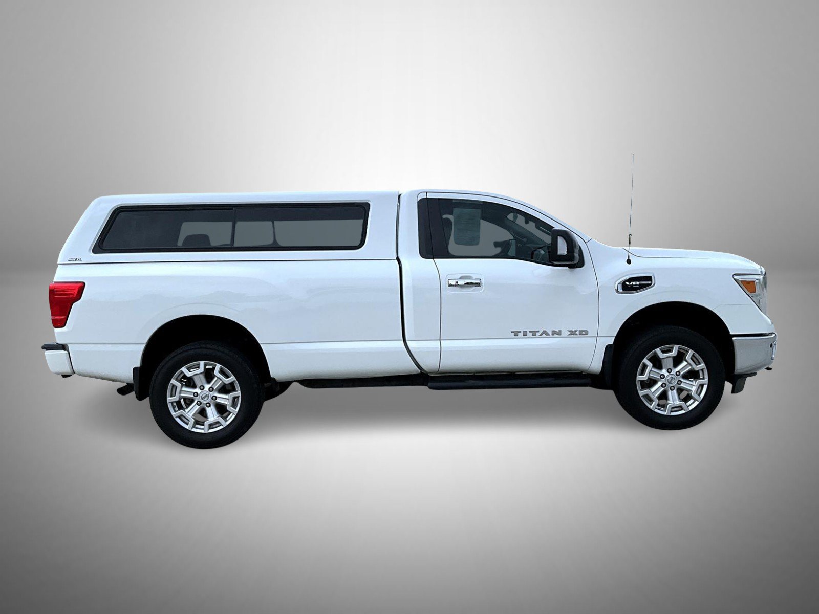 Used 2017 Nissan Titan SV AWD/4WD image 4