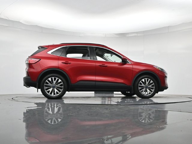 Certified 2022 Ford Escape Titanium w/ Class II Trailer Tow Package AWD/4WD image 32