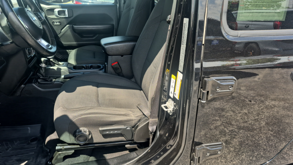 Used 2020 Jeep Gladiator Sport w/ Quick Order Package 24S AWD/4WD image 4