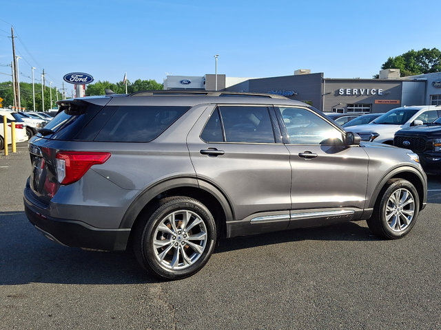 Certified 2023 Ford Explorer XLT w/ Equipment Group 202A AWD/4WD image 11