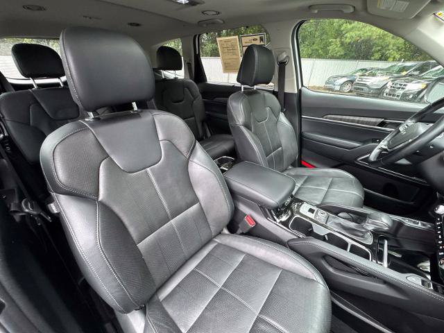 Used 2024 Kia Telluride EX w/ EX Captain's Chair Package AWD/4WD image 27