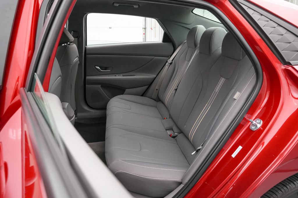 Used 2025 Hyundai Elantra Sport FWD image 18
