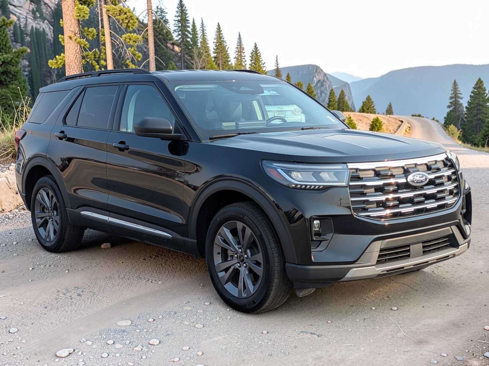 Certified 2025 Ford Explorer Active w/ Active Comfort Package AWD/4WD image 8