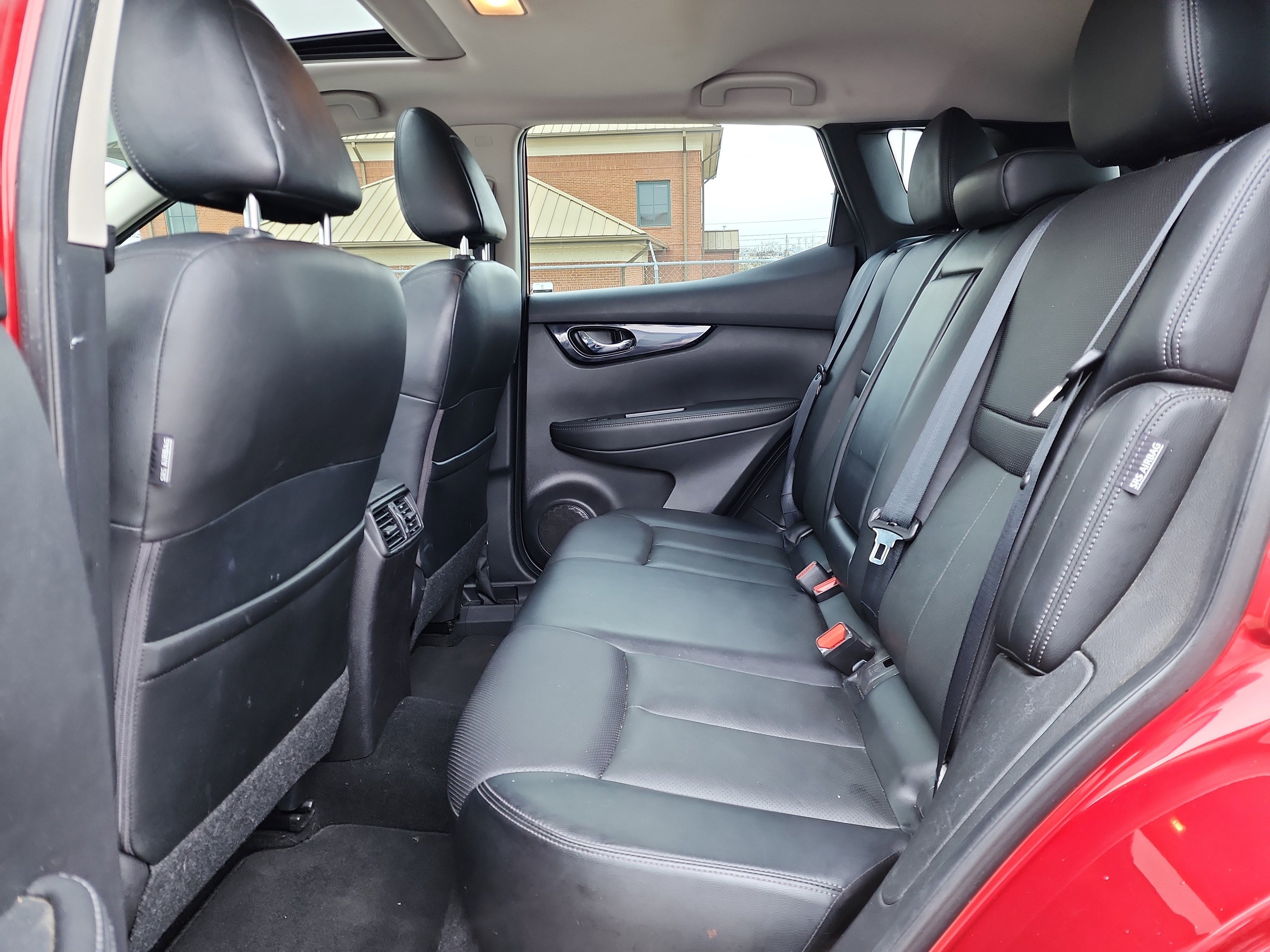 Used 2022 Nissan Rogue Sport SL w/ Premium Package image 11