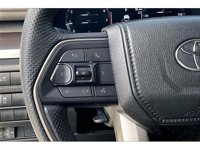 Used 2025 Toyota Tacoma TRD Off-Road AWD/4WD image 9