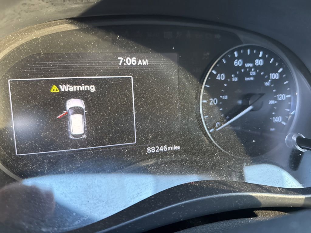 Used 2021 Nissan Kicks SV image 6