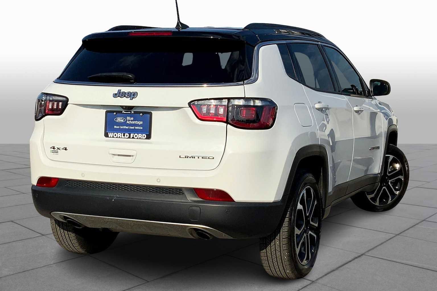 Used 2023 Jeep Compass Limited image 3