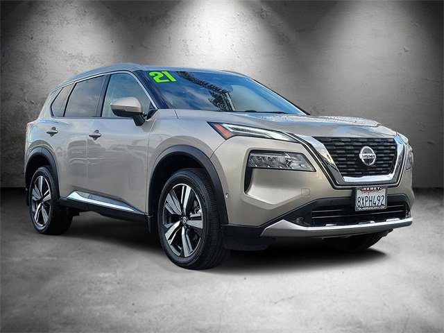 Used 2021 Nissan Rogue Platinum image 2