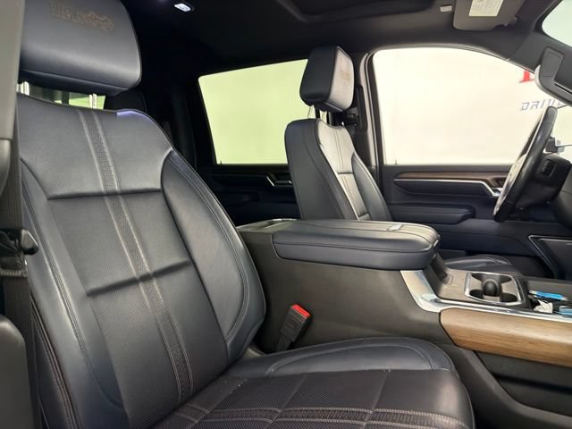 Used 2024 Chevrolet Silverado 2500 High Country w/ High Country Premium Package AWD/4WD image 16