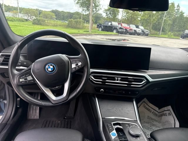 Used 2023 BMW i4 eDrive40 w/ Premium Package RWD image 12