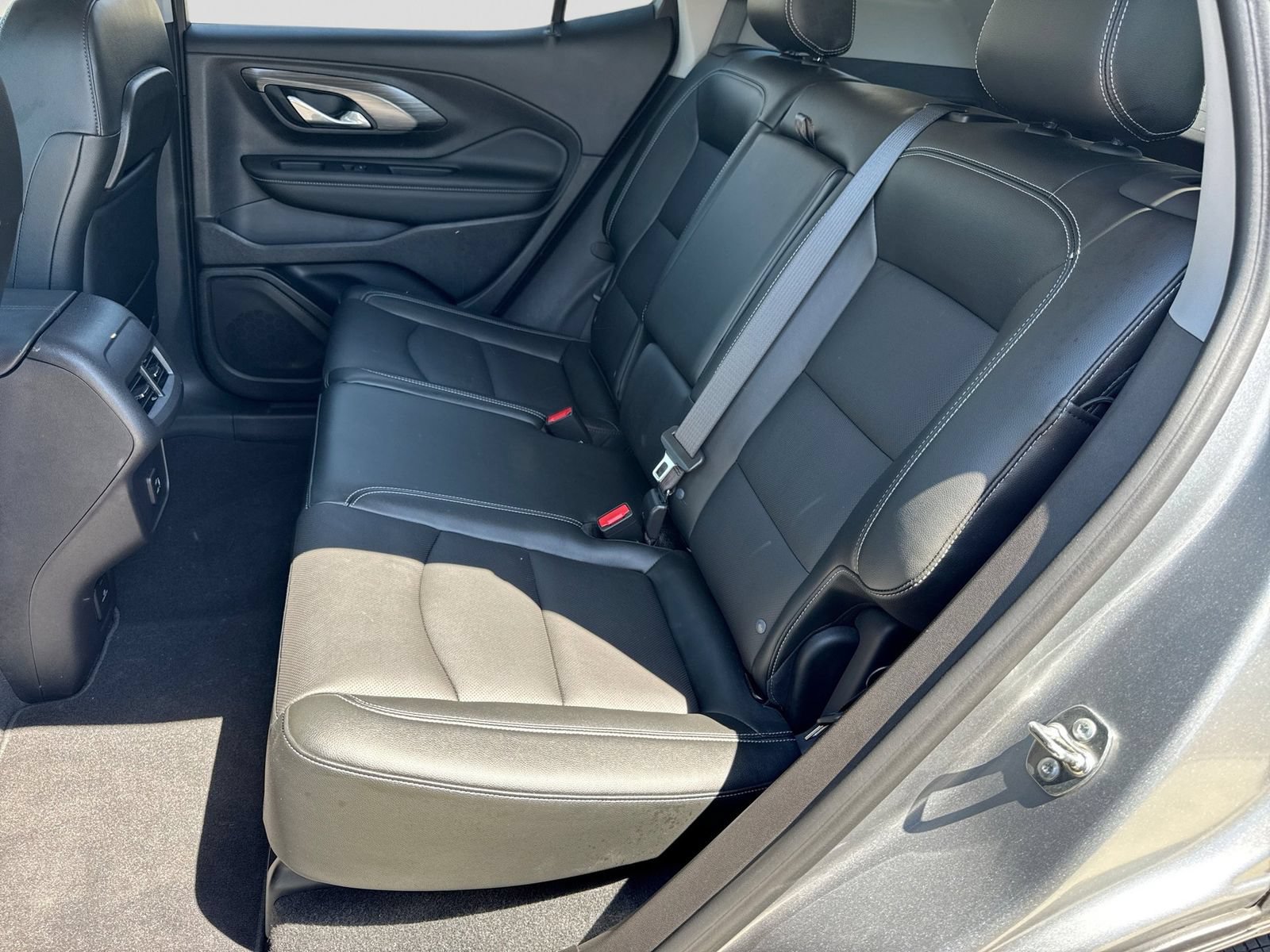 Used 2024 GMC Terrain SLT w/ Elevation Edition AWD/4WD image 23