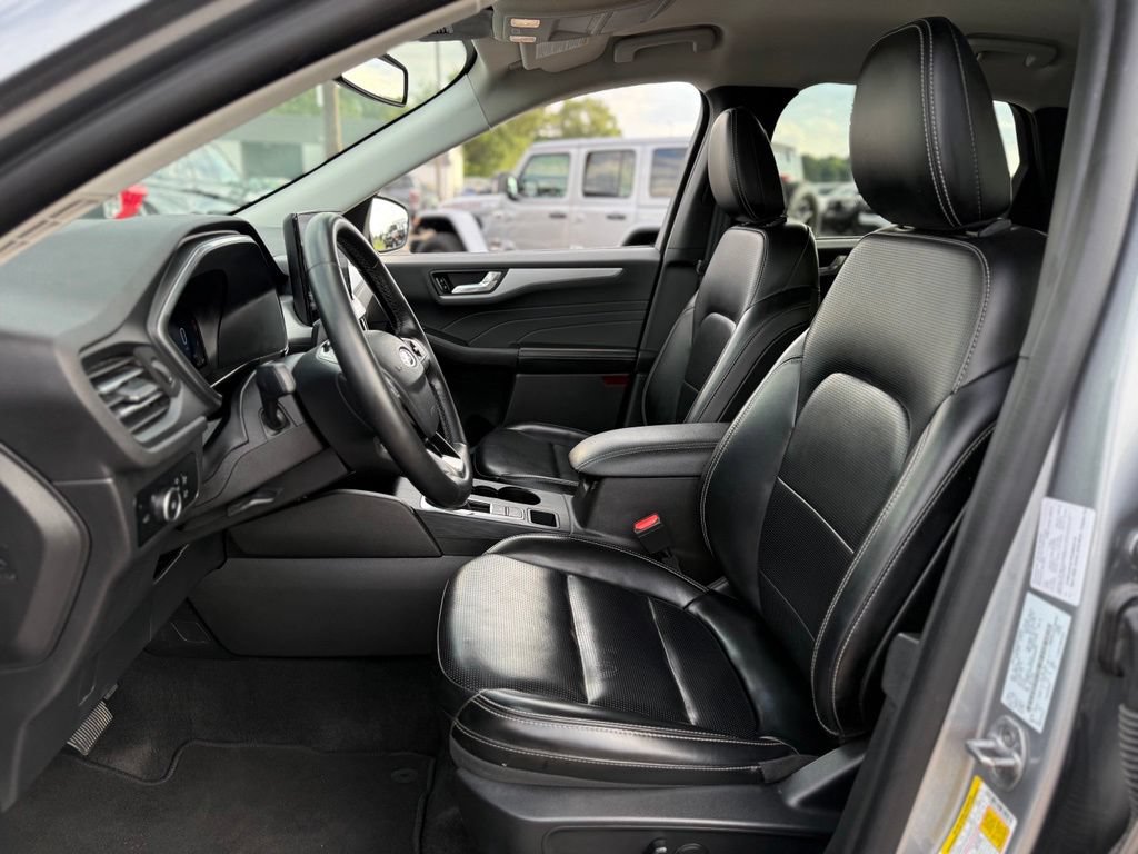 Certified 2024 Ford Escape Platinum AWD/4WD image 13
