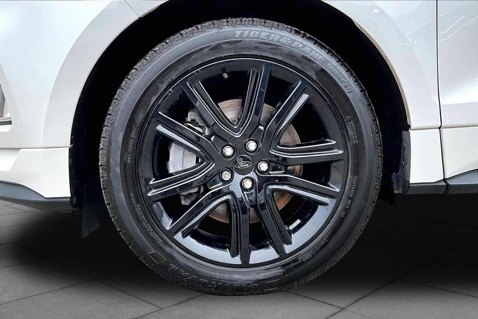 Certified 2022 Ford Edge ST-Line AWD/4WD image 10