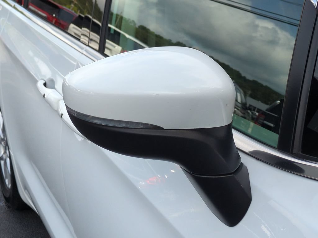 Used 2023 Chrysler Pacifica Touring-L FWD image 15