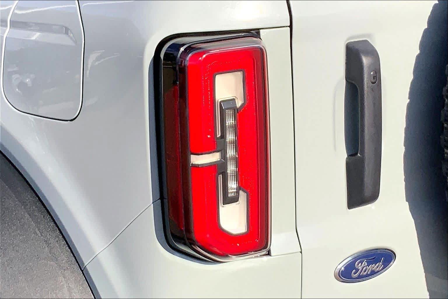 Certified 2023 Ford Bronco Badlands w/ Sasquatch Package AWD/4WD image 29