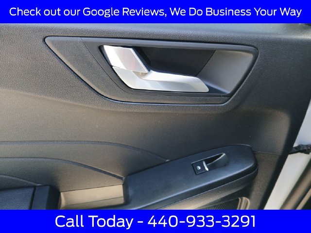 Certified 2025 Ford Escape ST-Line Select AWD/4WD image 32