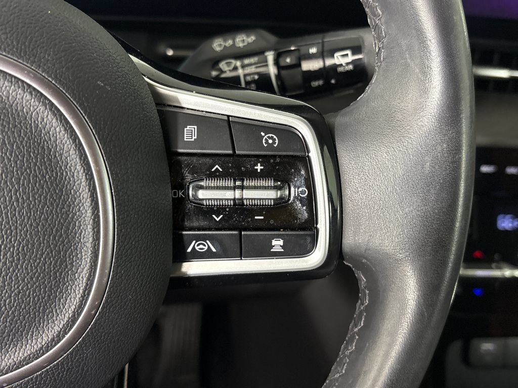 Used 2024 Kia Carnival SX FWD image 19