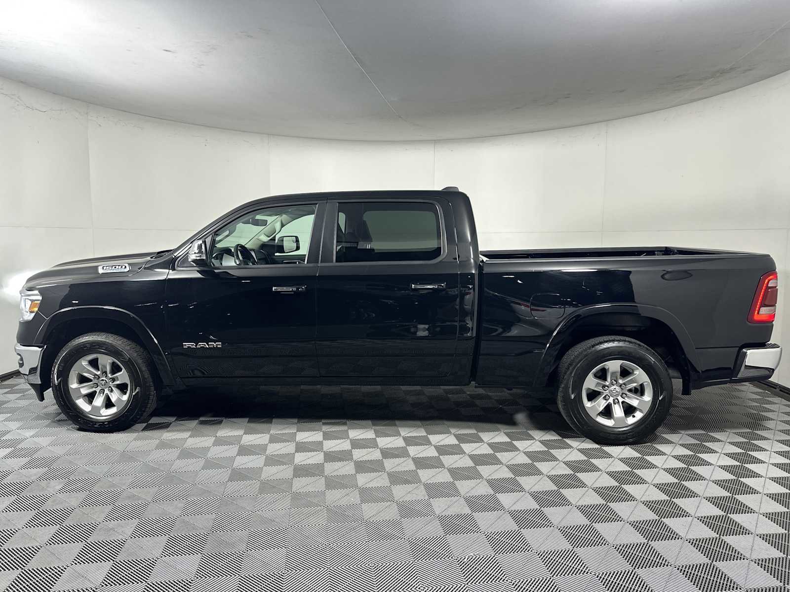Used 2022 RAM 1500 Laramie image 2