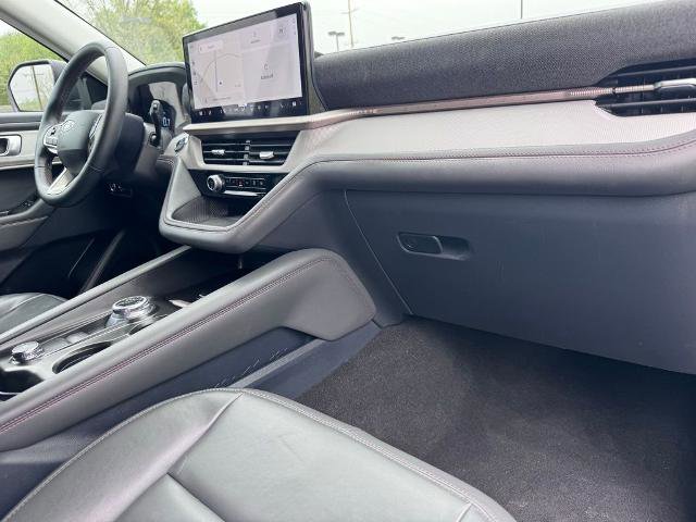 Certified 2025 Ford Explorer Active w/ Active Comfort Package AWD/4WD image 18