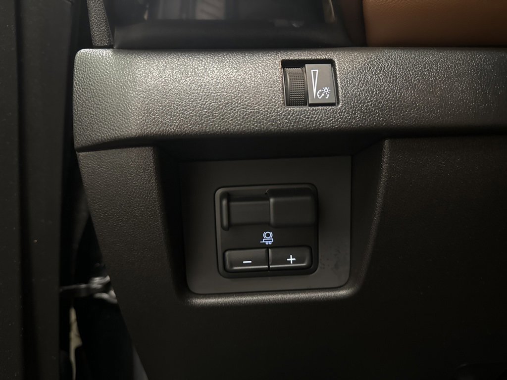 Used 2023 GMC Canyon AT4 w/ AT4 Premium Package image 46