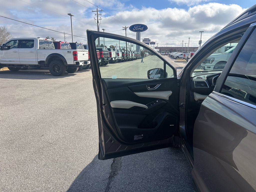 Used 2022 Subaru Ascent Limited w/ Technology Package image 12