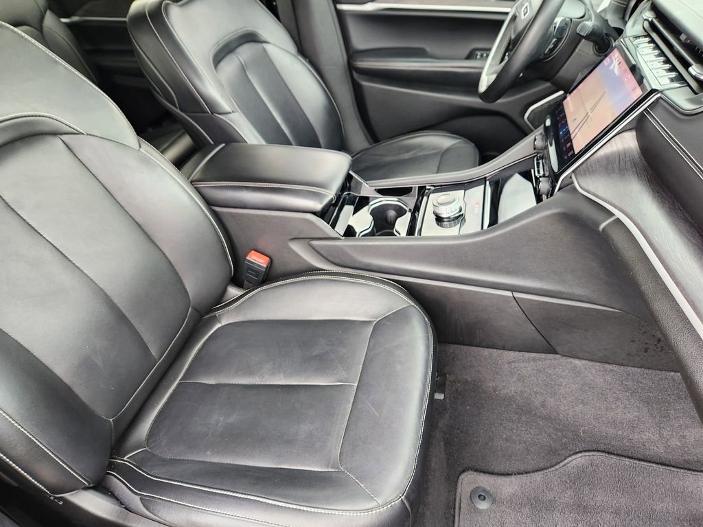 Used 2021 Jeep Grand Cherokee L Limited RWD image 15