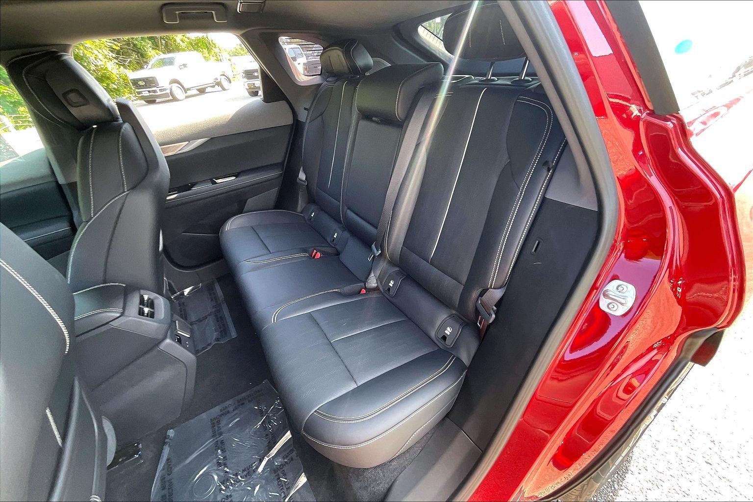 Used 2025 Cadillac Optiq Sport 2 w/ LPO, Floor Liner Package AWD/4WD image 25