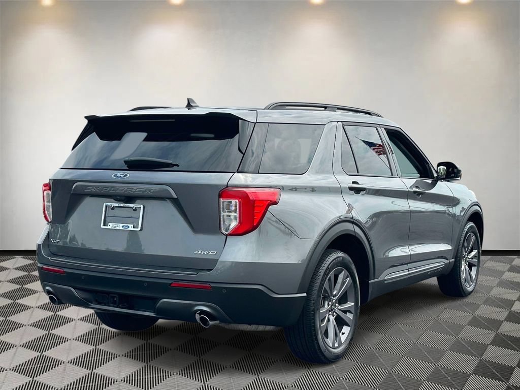 Certified 2024 Ford Explorer XLT w/ Equipment Group 202A AWD/4WD image 4
