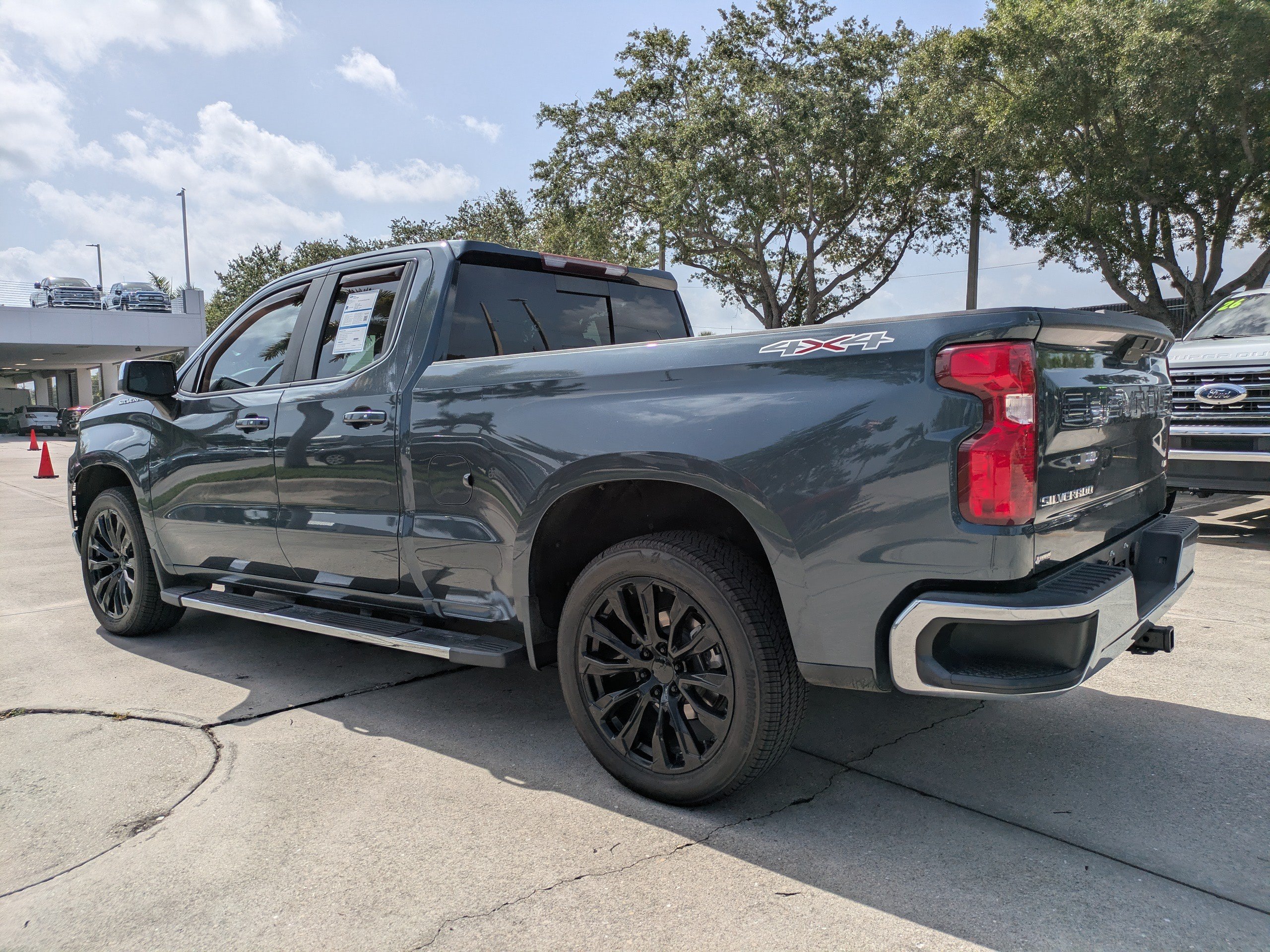 Used 2019 Chevrolet Silverado 1500 LT w/ All-Star Edition AWD/4WD image 6