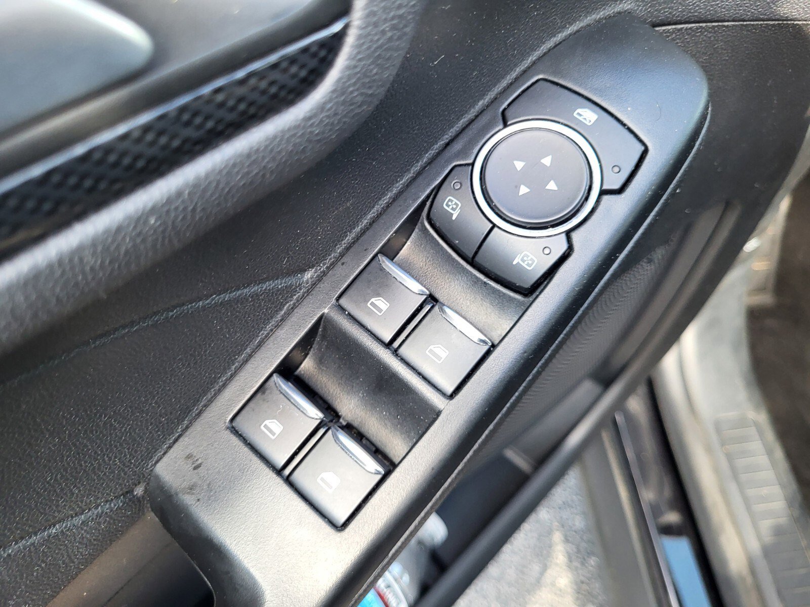 Certified 2025 Ford Escape ST-Line FWD image 19