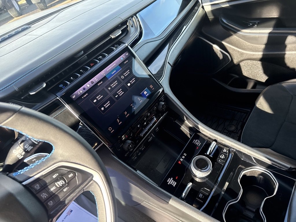 Used 2022 Jeep Grand Cherokee Trailhawk w/ Advanced Protech Group II image 16