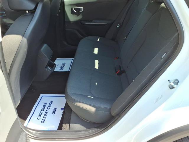 Used 2025 Kia K4 FWD image 10