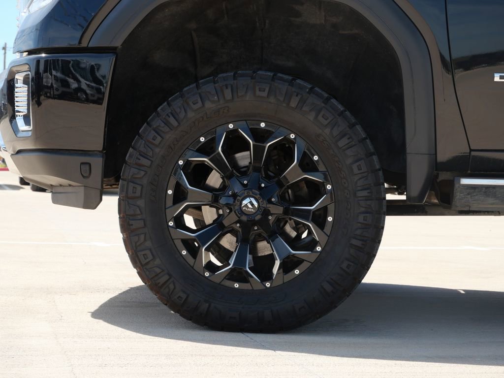 Used 2023 GMC Sierra 2500 Denali w/ Denali Black Diamond Edition image 12