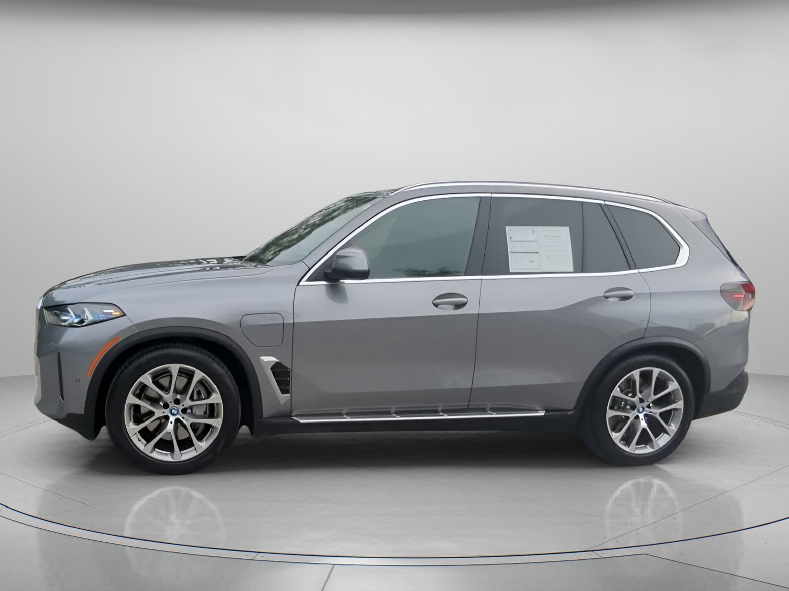 Used 2025 BMW X5 xDrive50e AWD/4WD image 15