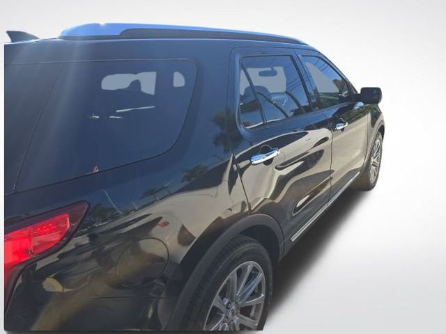 Certified 2017 Ford Explorer Limited image 4