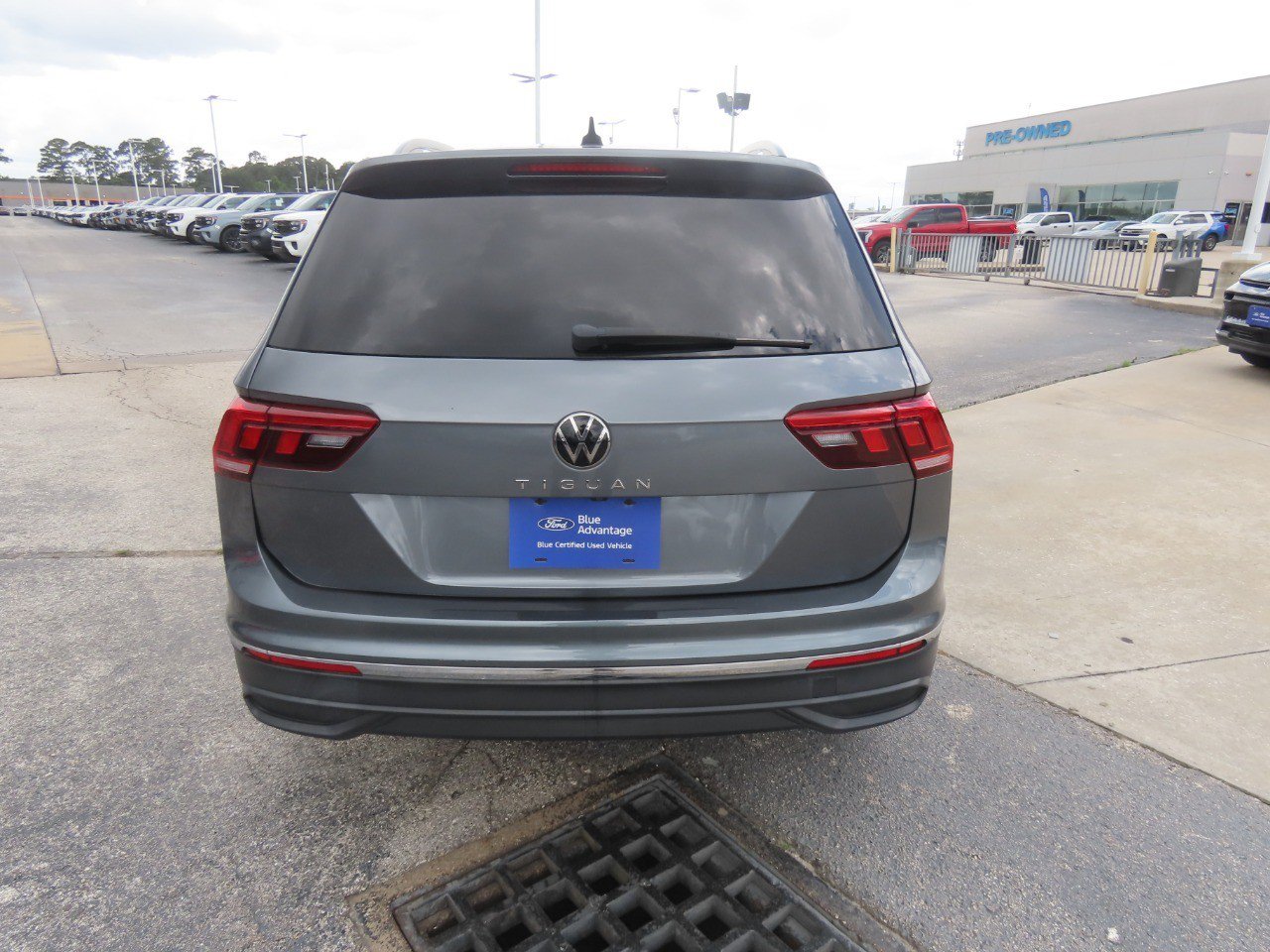 Used 2022 Volkswagen Tiguan S FWD image 11