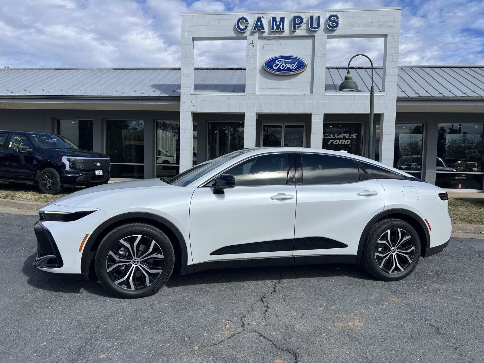 Used 2026 Toyota Crown Limited image 2