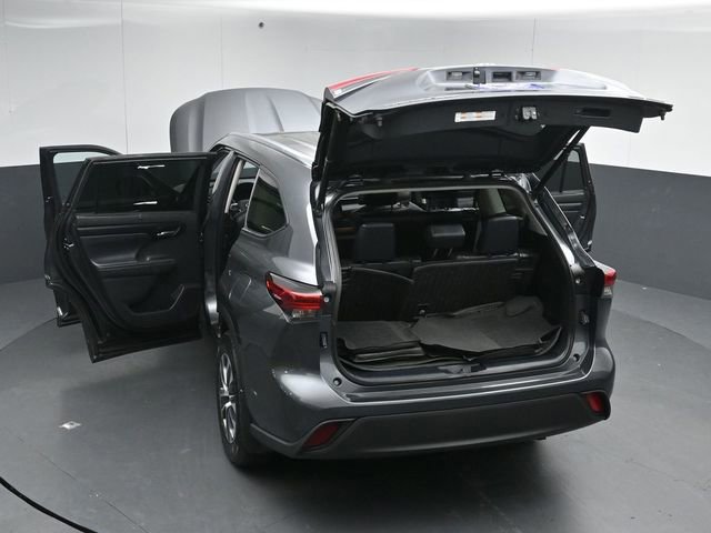 Used 2021 Toyota Highlander XLE image 59