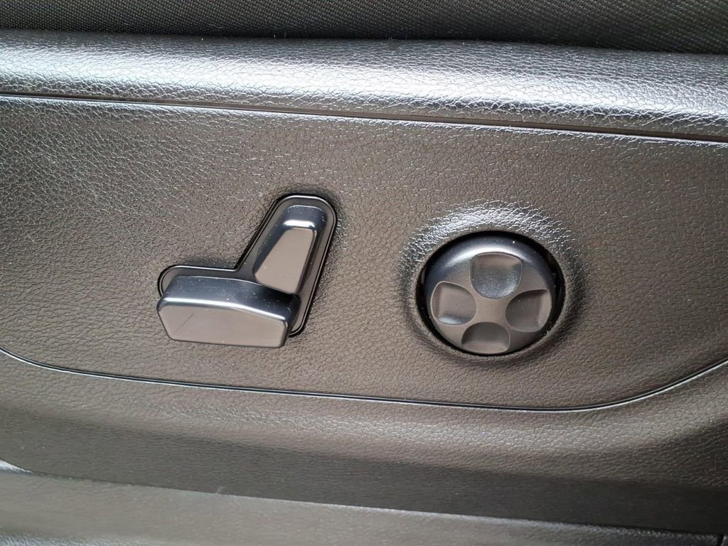 Used 2020 RAM 1500 Big Horn AWD/4WD image 17
