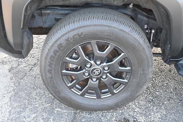 Used 2025 Toyota 4Runner SR5 AWD/4WD image 15