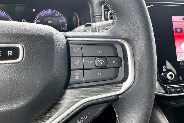 Used 2024 Jeep Wagoneer Series II w/ Flexible Seating Group AWD/4WD image 19