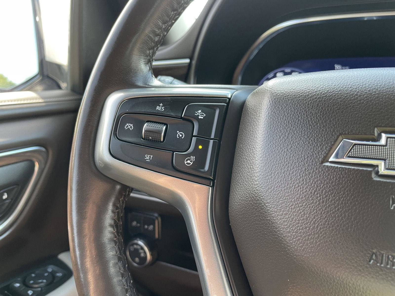 Used 2023 Chevrolet Suburban Z71 w/ Luxury Package AWD/4WD image 31