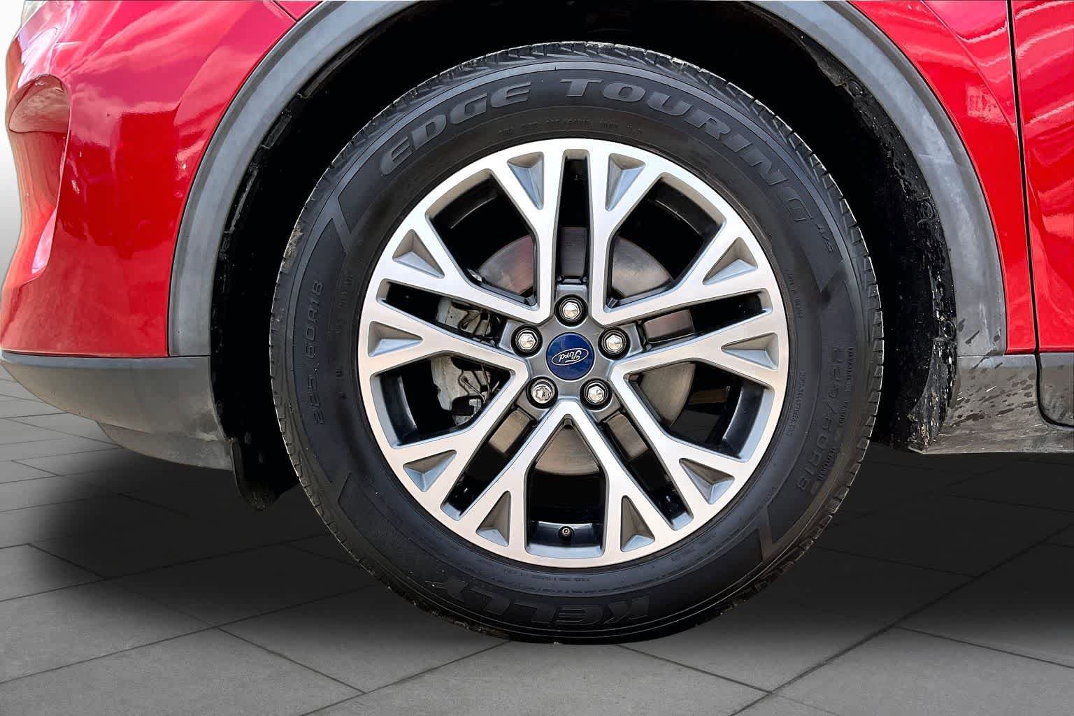 Certified 2020 Ford Escape SEL FWD image 12