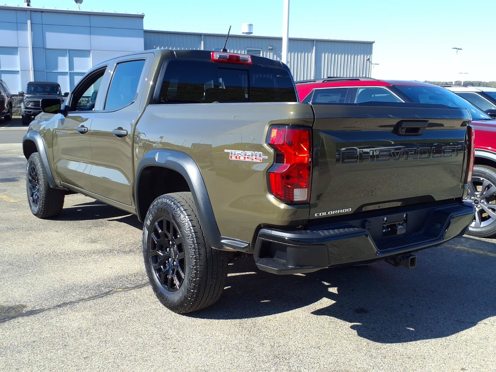 Used 2024 Chevrolet Colorado Trail Boss w/ Advanced Trailering Package AWD/4WD image 5